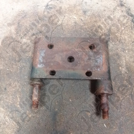 Occasion : Fixation de lame sur pont avant droit pour Jeep CJ5, CJ7, CJ8
