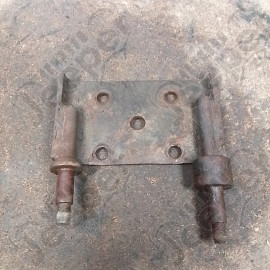 Occasion : Fixation de lame sur pont avant gauche pour Jeep CJ5, CJ7, CJ8