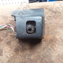 Occasion : Cache plastique gris au niveau du neiman sur colonne de direction pour Jeep CJ7, CJ8, YJ, XJ