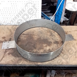 Occasion : Buse d'air en acier (faite maison) / diamètre : 50,5 cm / hauteur : 12 cm / largeur fixation : 77 cm pour Jeep divers