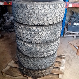 Occasion : Lot de 5 pneus MAXXIS 980 BRAVO 275/65 R 17 pour Jeep divers