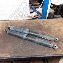 Occasion : Kit de 2 amortisseurs arrière / longueur détendu : 66,5 cm / longueur comprimé : 43 cm pour Jeep Grand Cherokee WH, WK