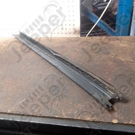Occasion : Jonction joint de porte pare brise droite pour Jeep Grand Cherokee WH, WK