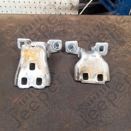 Occasion : Lot de 2 charnières pour porte avant droite (supérieure + inférieure) pour Jeep Grand Cherokee WH, WK