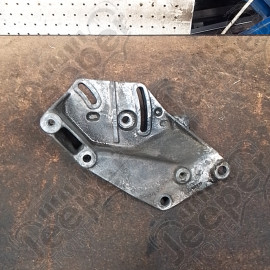 Occasion : Support de direction assistée pour 2.5L essence multi points pour Jeep YJ, XJ