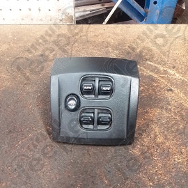 Occasion : Commande de lève vitre pour Jeep Cherokee Liberty KJ