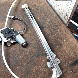 Occasion : Lève vitre arrière droit pour Jeep Cherokee Liberty KJ