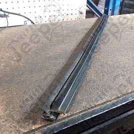 Occasion : Lèche vitre extérieur avant gauche pour Jeep Grand Cherokee WJ, WG
