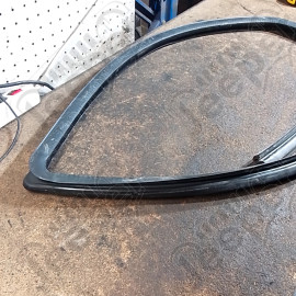 Occasion : Joint de vitre avant gauche pour Jeep Grand Cherokee WJ, WG