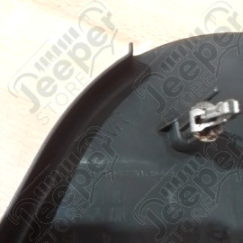 Occasion : Cache plastique siège conducteur (?) pour Chevrolet Silverado 2500 HD 6.0L V8 Vortec - 2 portes
