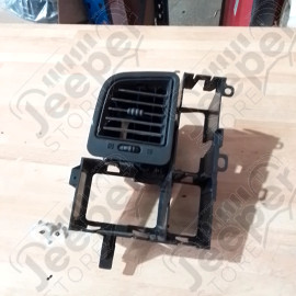 Occasion : Support tableau de bord pour ventilation + switch phares avant pour Chevrolet Silverado 2500 HD 6.0L V8 Vortec - 2 portes