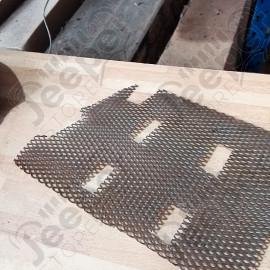 Occasion : Grille pour calandre (produit pas d'origine) pour Jeep Grand Cherokee WJ, WG