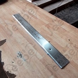 Occasion : Seuil de porte avec logo Cherokee pour Jeep Cherokee XJ