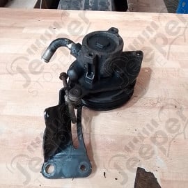 Occasion : Pompe de direction assistée avec tendeur pour 2.5L pour Jeep Wrangler YJ