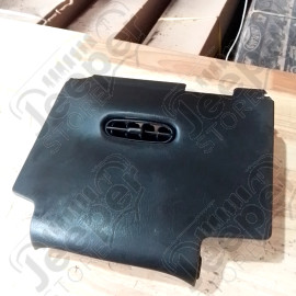 Occasion : Plastique intérieur côté conducteur avec grille de ventilation pour Cadillac Seville STS 4.6L V8 - 32 soupapes - 4 portes - Boite automatique 4 rapports