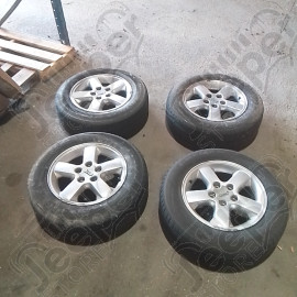 Occasion : Lot de 4 roues (jantes d'origine) + pneus GREMAX Capturar CH3 en 235/65R17 pour Jeep Grand Cherokee WJ, WG
