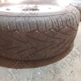 Occasion : Lot de 4 roues (jante d'origine) + 2 pneus VREDESTEIN et 2 pneus GENERAL en 235/60ZR16 pour Cadillac Seville STS 4.6L V8 - 32 soupapes - 4 portes - Boite automatique 4 rapports