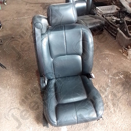 Occasion : Siège avant droit en cuir noir réglable électriquement pour Cadillac Seville STS 4.6L V8 - 32 soupapes - 4 portes - Boite automatique 4 rapports