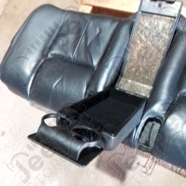 Occasion : Dossier de banquette arrière en cuir noir pour Cadillac Seville STS 4.6L V8 - 32 soupapes - 4 portes - Boite automatique 4 rapports