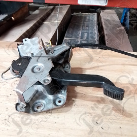Occasion : Pédale de frein de parking à pied pour Cadillac Seville STS 4.6L V8 - 32 soupapes - 4 portes - Boite automatique 4 rapports