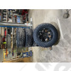 Pack de 5 roues complètes (montées et équilibrées) en 285/70R17 - entraxe: 5x127 - ET: -12 avec pneumatiques mixtes