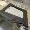 Occasion : Vitre de demi porte avant gauche noir denim (coin carré) pour Jeep Wrangler YJ (1987-1995)