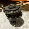 Occasion : Cage de différentiel arrière dana 44 avec varie lock. Disques en bon état. A refermer pièces manquantes. Pour ratio 3.73 et + pour Jeep Grand Cherokee WJ, WG