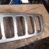 Occasion : Calandre grise (sans les inserts) pour Jeep Grand Cherokee WJ, WG