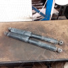 Occasion : Kit de 2 amortisseurs arrière / longueur détendu : 66,5 cm / longueur comprimé : 43 cm pour Jeep Grand Cherokee WH, WK