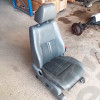 Occasion : Siège passager gris en cuir réglable électriquement (sans son socle) pour Jeep Grand Cherokee WH, WK