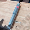 Occasion : Lot de 2 amortisseurs avant renforcés à gaz KYB Gaz-a-just (hauteur d'origine) pour Jeep Wrangler YJ