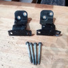 Occasion : Lot de 2 charnières noires de portière avant gauche pour Cadillac Seville STS 4.6L V8 - 32 soupapes - 4 portes - Boite automatique 4 rapports