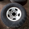 Occasion : Lot de 5 roues (jantes acier d'origine 8 trous) + pneus PATHFINDER Sport Sat en 265/75R16 + roue de secours pour Chevrolet Silverado 2500 HD 6.0L V8 Vortec - 2 portes
