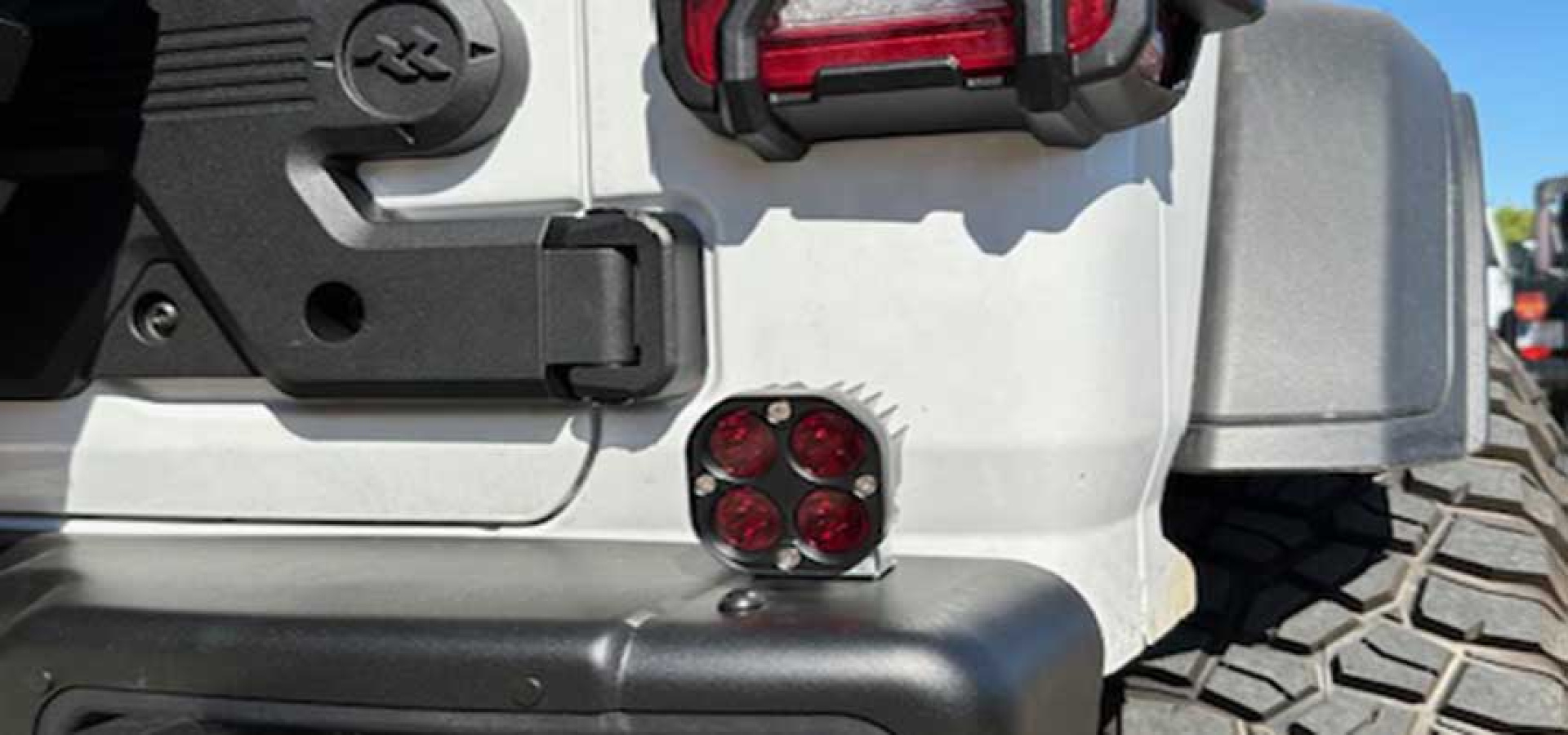 Slide Jeep Wrangler JL Unlimited Rubicon (Blanc - Astruc)