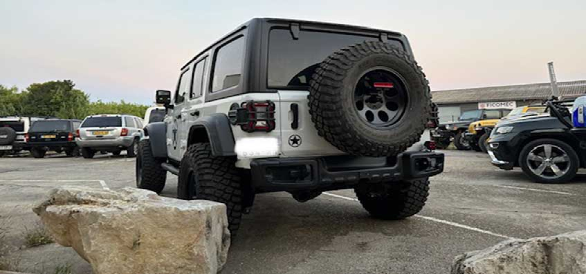 Slide Jeep Wrangler JL Unlimited Rubicon (Blanc - Astruc)